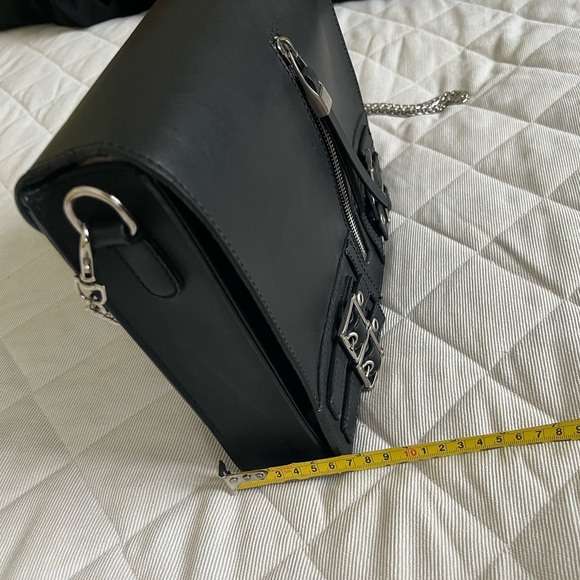 Stylish soft black vegan leather shoulder bag chain strap metal zipper buckles - Picture 8 of 13